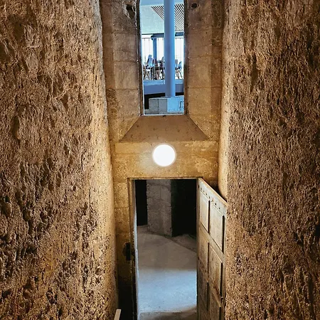 Отель La Prison 3*