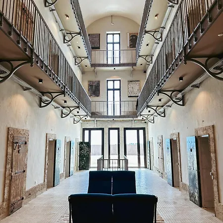 La Prison Безье