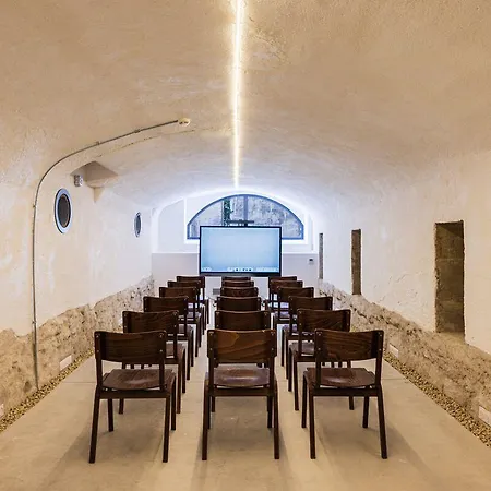 Отель La Prison