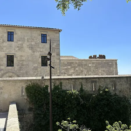 Отель La Prison